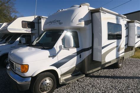 Used 2017 Tiffin Wayfarer 24QW. . Campers for sale in lexington ky